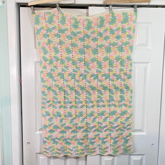 Pastel Multicolor Hand Knit Chevron Afghan Knit Baby Blanket Decor 31 x 46 - Picture 1 of 6